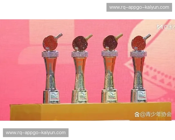 比甲主持：舞台上的顶级仪式感，引爆每一次聚光