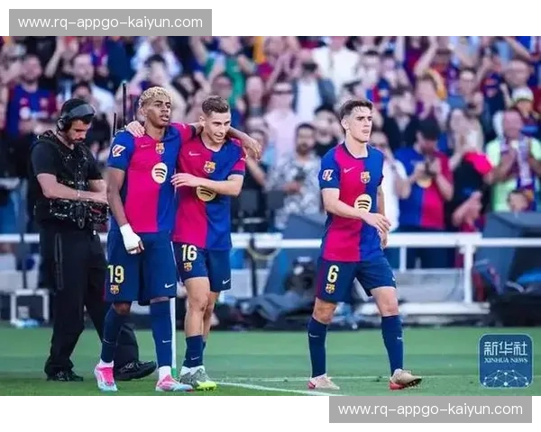 诺坎普的蓝色浪潮：巴萨与埃尔切的对决，不只是足球